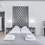 Apartahotel 1899